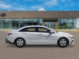 Hyundai Elantra SE Sedan 2026