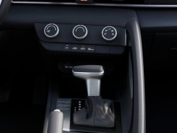 Hyundai Elantra SE Sedan 2026