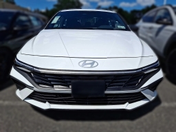 Hyundai Elantra SEL Sport Sedan 2026