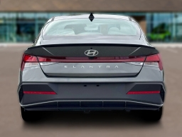 Hyundai Elantra SEL Sport Sedan 2026