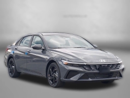 Hyundai Elantra SEL Sport Sedan 2026