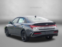 Hyundai Elantra SEL Sport Sedan 2026