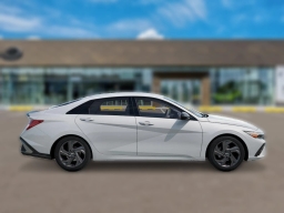 Hyundai Elantra SEL Sport Sedan 2026