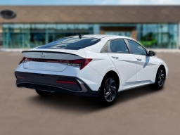 Hyundai Elantra SEL Sport Sedan 2026
