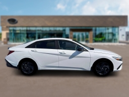 Hyundai Elantra SEL Sport Sedan 2026