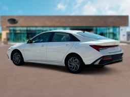 Hyundai Elantra Hybrid Blue DCT 2025