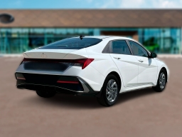 Hyundai Elantra Hybrid Blue DCT 2025