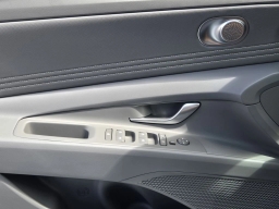 Hyundai Elantra Hybrid SEL Sport Sedan 2026