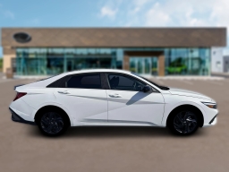 Hyundai Elantra Hybrid SEL Sport Sedan 2026