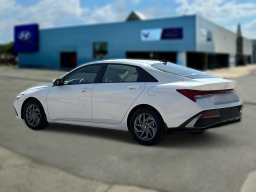 Hyundai Elantra Hybrid Blue DCT 2025