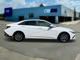 Hyundai Elantra Hybrid Blue DCT 2025