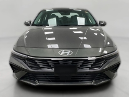 Hyundai Elantra Hybrid Limited Sedan 2026
