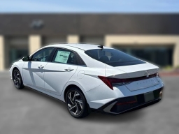 Hyundai Elantra Hybrid Limited Sedan 2026