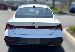 Hyundai Elantra Hybrid Limited Sedan 2026