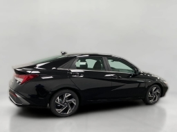 Hyundai Elantra Hybrid Limited Sedan 2026