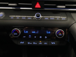 Hyundai Elantra Hybrid Limited Sedan 2026