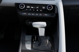 Hyundai Elantra Hybrid Limited Sedan 2026