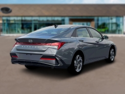 Hyundai Elantra Hybrid Limited Sedan 2026