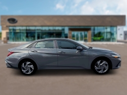 Hyundai Elantra Hybrid Limited Sedan 2026