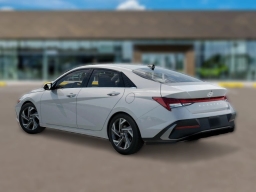 Hyundai Elantra Hybrid Limited Sedan 2026