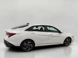 Hyundai Elantra Limited IVT 2026