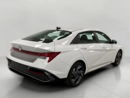 Hyundai Elantra Limited IVT 2026
