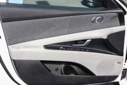 Hyundai Elantra Limited IVT 2026