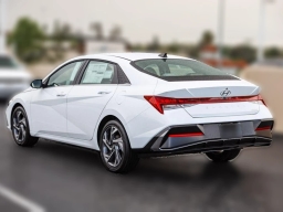 Hyundai Elantra Limited IVT 2026