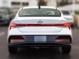 Hyundai Elantra Limited IVT 2026
