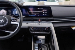 Hyundai Elantra Limited IVT 2026