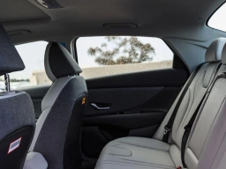Hyundai Elantra Limited IVT 2026