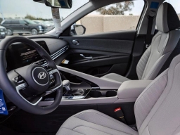 Hyundai Elantra Limited IVT 2026