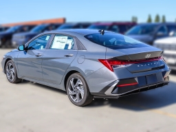 Hyundai Elantra Limited IVT 2026