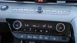 Hyundai Elantra Limited IVT 2026