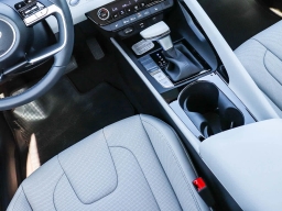Hyundai Elantra Limited IVT 2026
