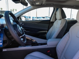 Hyundai Elantra Limited IVT 2026