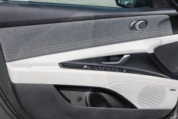 Hyundai Elantra Limited IVT 2026