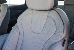 Hyundai Elantra Limited IVT 2026