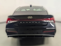 Hyundai Elantra Limited IVT 2026