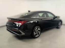 Hyundai Elantra Limited IVT 2026