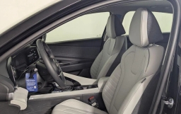 Hyundai Elantra Limited IVT 2026