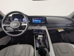 Hyundai Elantra Limited IVT 2026