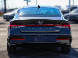 Hyundai Elantra Limited IVT 2026