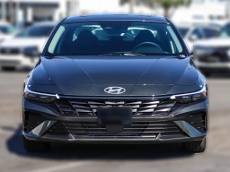 Hyundai Elantra Limited IVT 2026