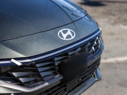 Hyundai Elantra Limited IVT 2026