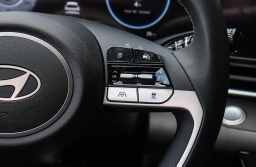 Hyundai Elantra Limited IVT 2026