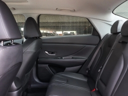 Hyundai Elantra Limited IVT 2026