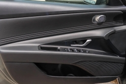 Hyundai Elantra Limited IVT 2026