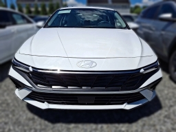 Hyundai Elantra Limited Sedan 2026