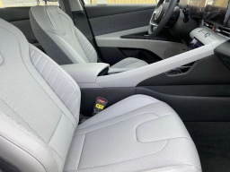Hyundai Elantra Limited IVT 2026